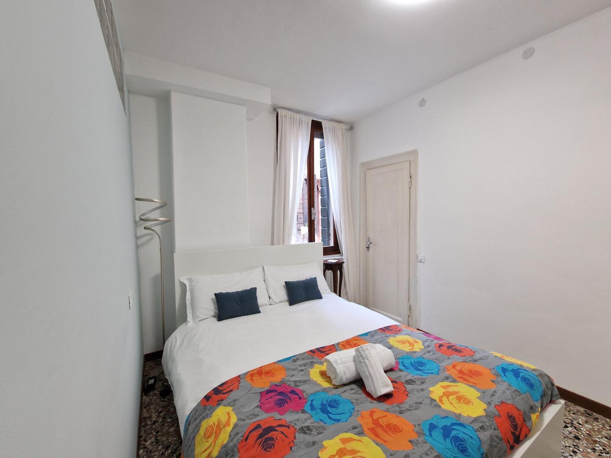 Veneziacentopercento La Forcola Apartment, Next To Rialto Bridge Buitenkant foto