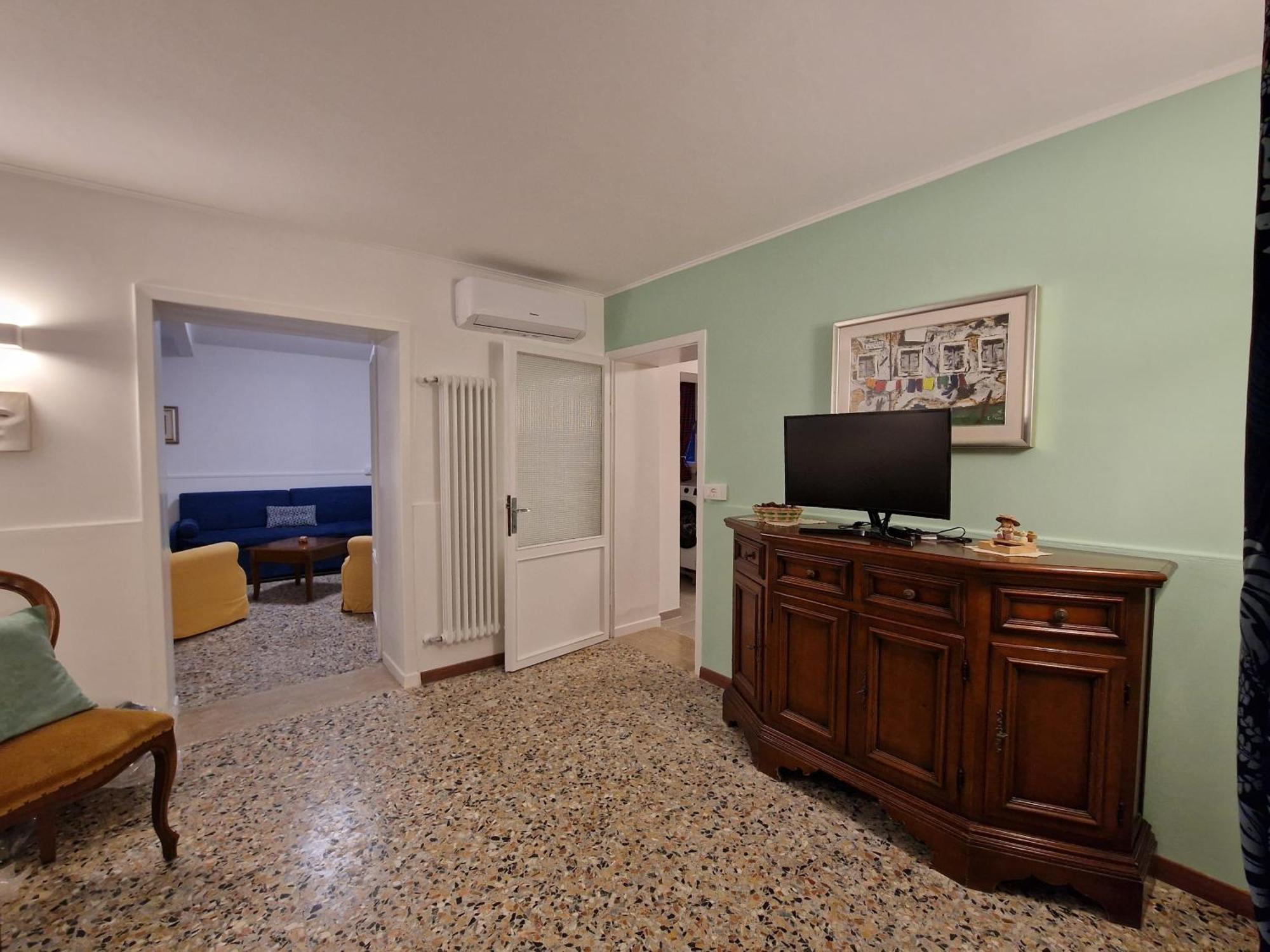 Veneziacentopercento La Forcola Apartment, Next To Rialto Bridge Buitenkant foto