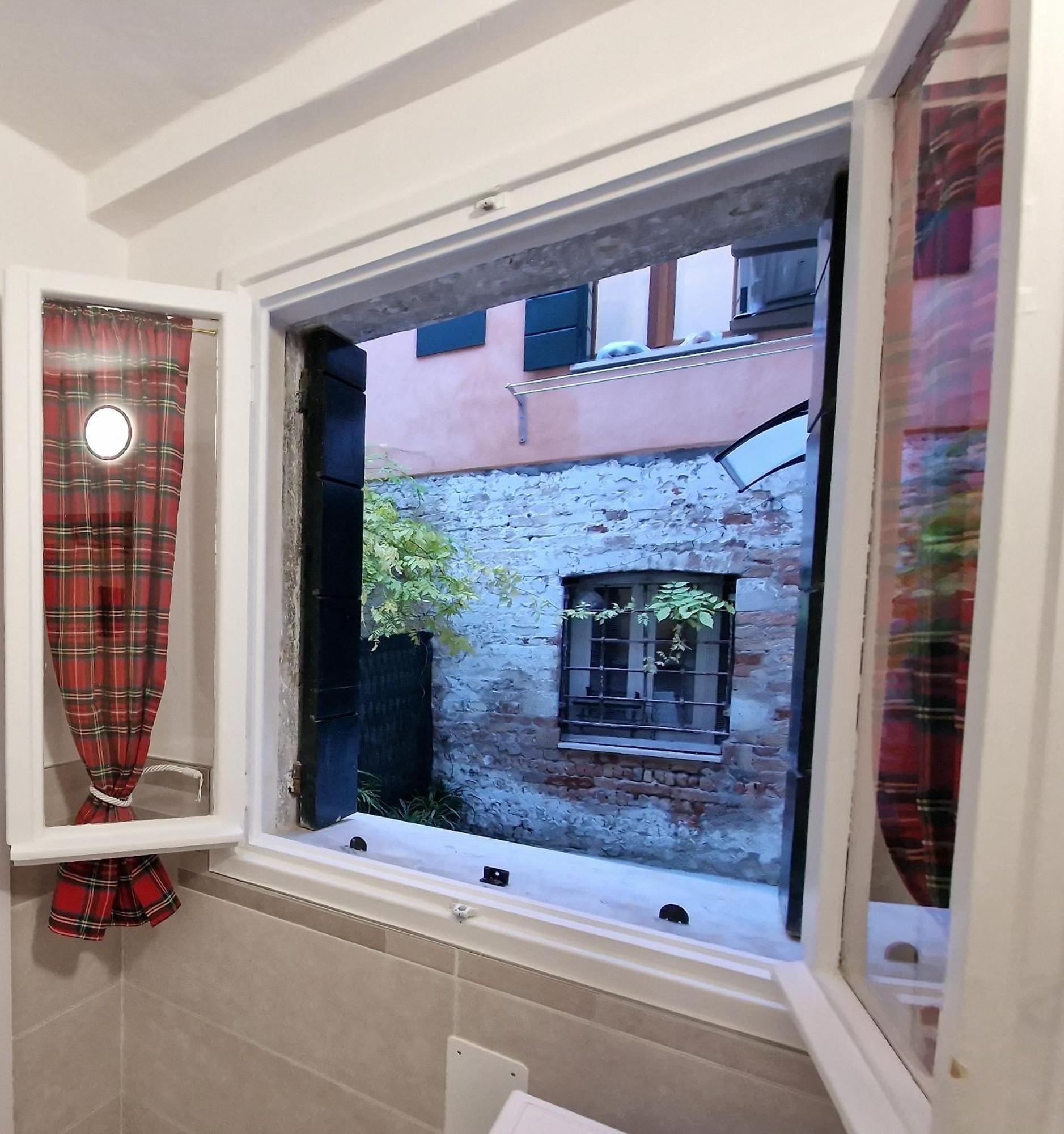 Veneziacentopercento La Forcola Apartment, Next To Rialto Bridge Buitenkant foto